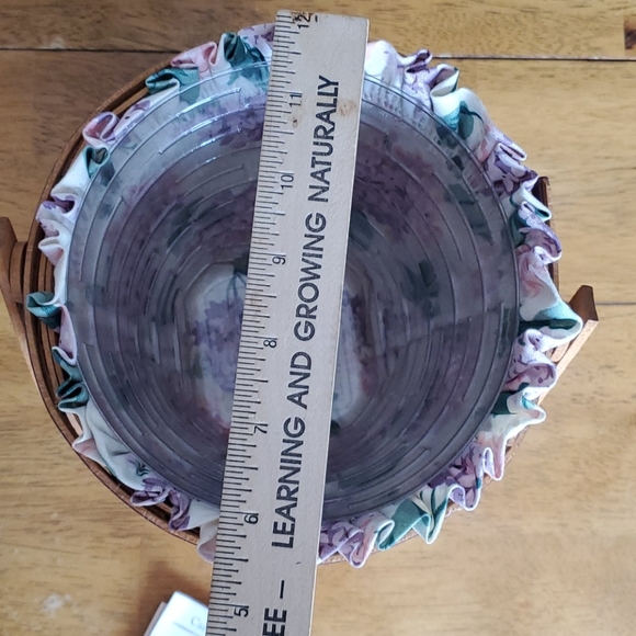 Longaberger 1994 May Series lilac basket - Picture 13 of 13
